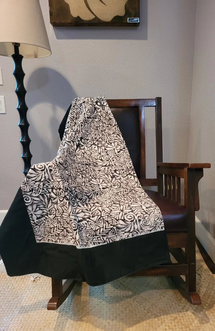 Black To'alua Blankets